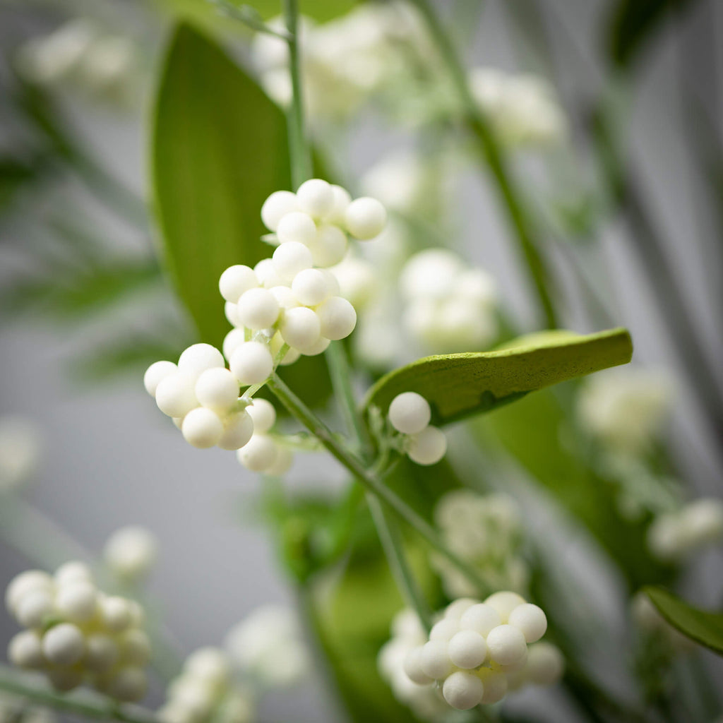 Lush Leaf Berry Garland       